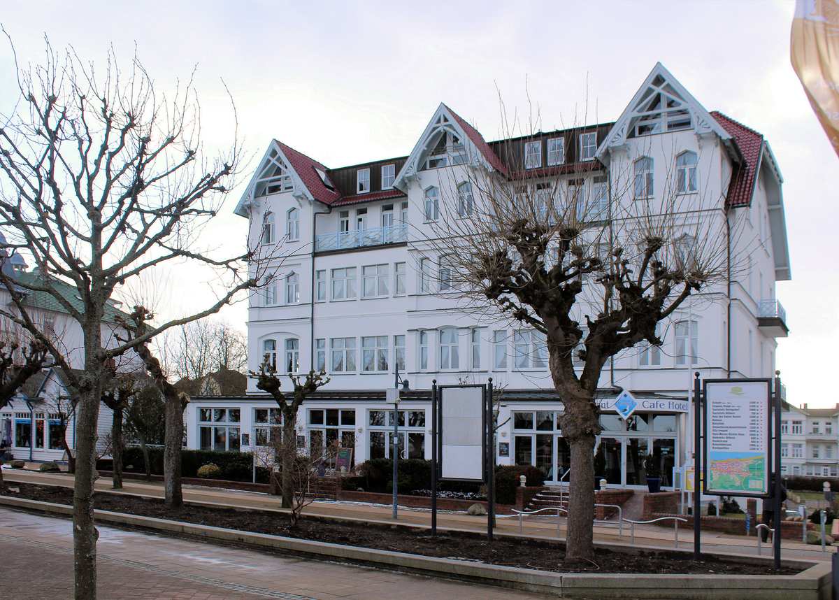 Historische Außenansicht von Strandhotel Ostende, aufgenommen 2018. Heutige Ausstattung kann abweichen.